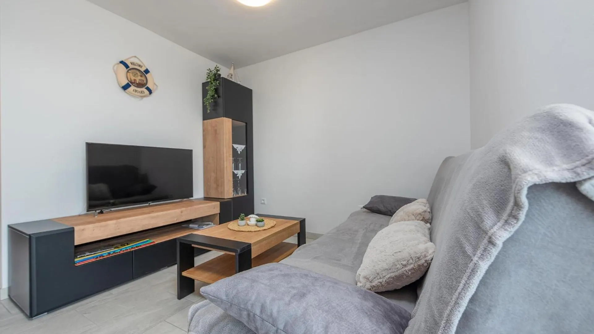 Amazing Apartment In Mandre With Wi-Fi
